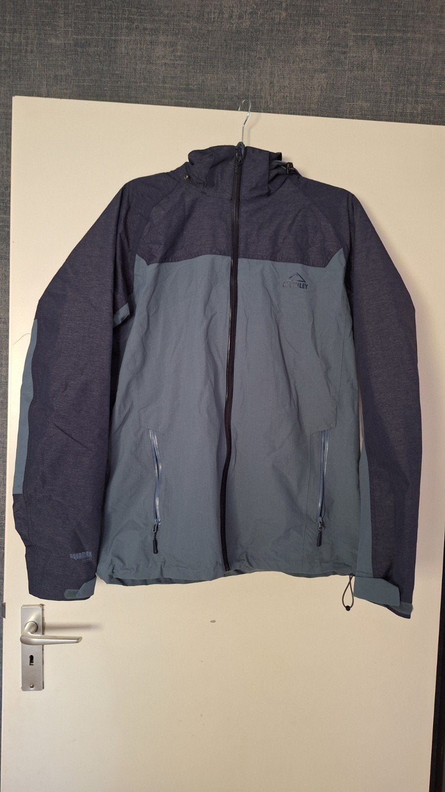 McKinley Aquamax Premium Outdoor Jas Maat M, Ophalen of Verzenden, Zo goed als nieuw, McKinley, Maat 48/50 (M)