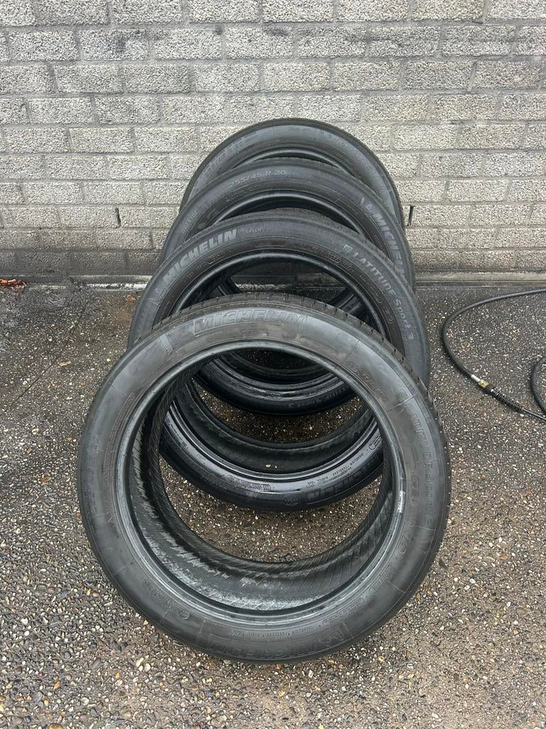 Autobanden 225/45/20 profil +_5 mm €150, Ophalen of Verzenden