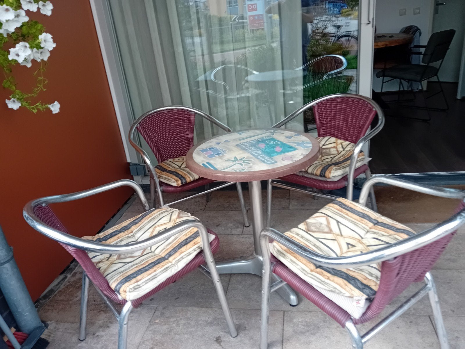 Gezellige tuinset met 4 stoelen en ronde tafel, Tuin en Terras, Ophalen, 4 zitplaatsen, Gebruikt, Aluminium