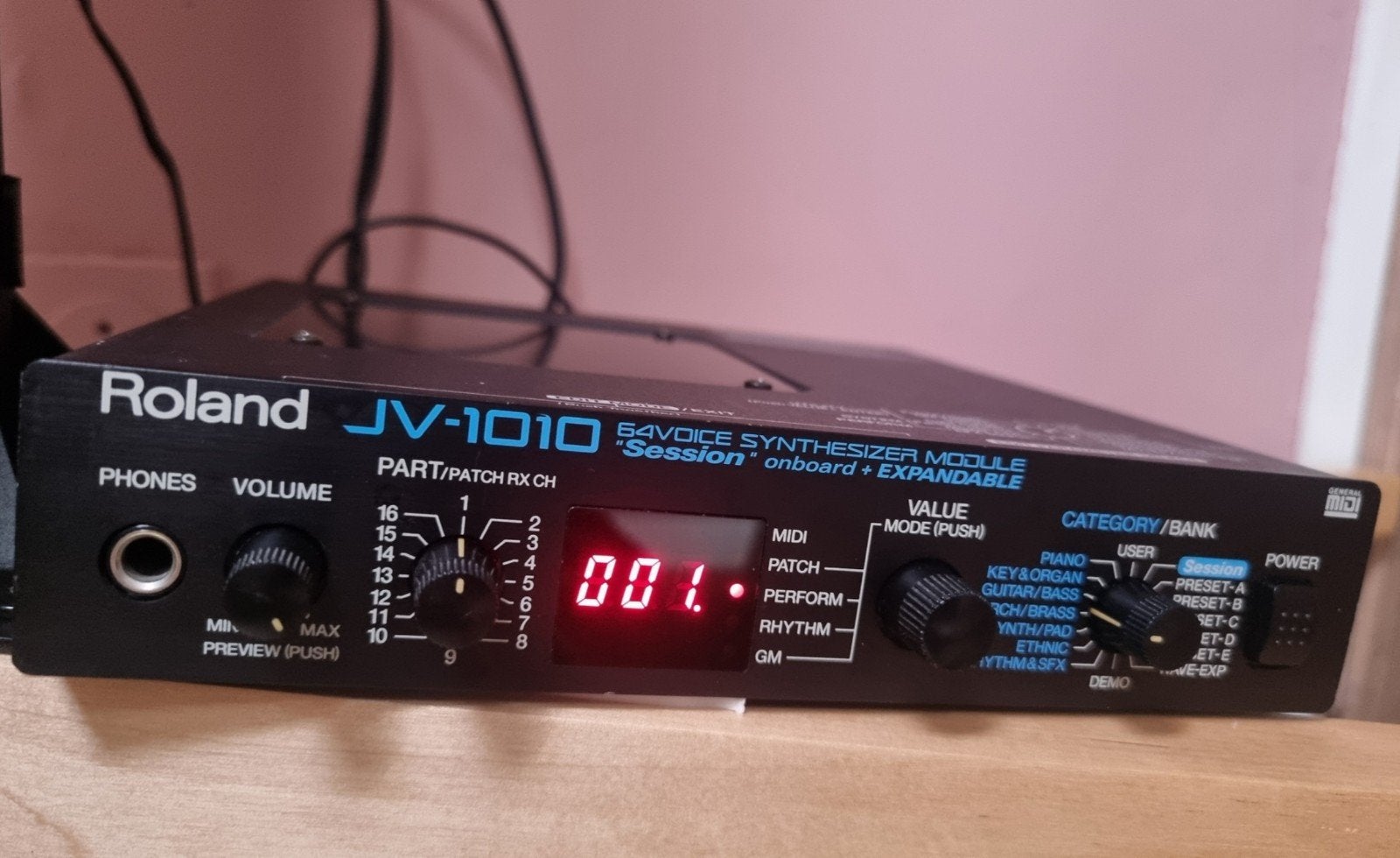ROLAND JV1010 vintage synthesizer, Muziek en Instrumenten, Ophalen of Verzenden