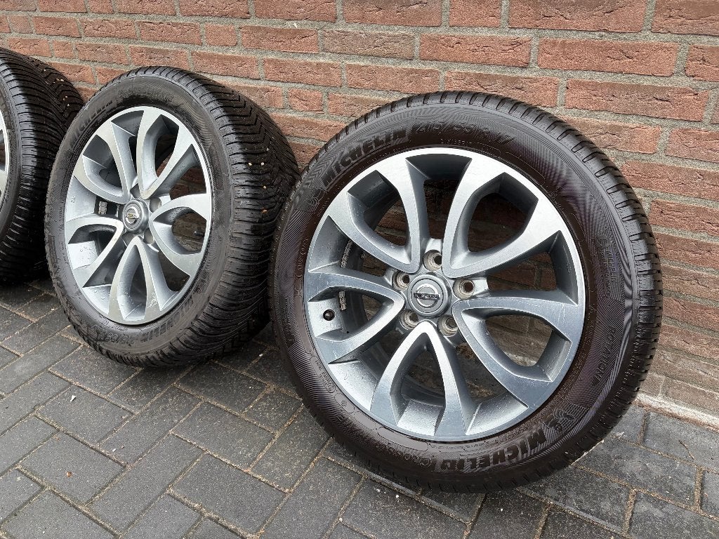 Originele 17 Inch Nissan Juke velgen Michelin all-season, Ophalen, Banden en Velgen, 17 inch, Winterbanden