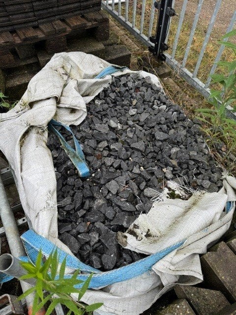 1/4 big bag Basalt, Tuin en Terras, Grind, Keien en Split, Zo goed als nieuw, Split, Basalt, Antraciet