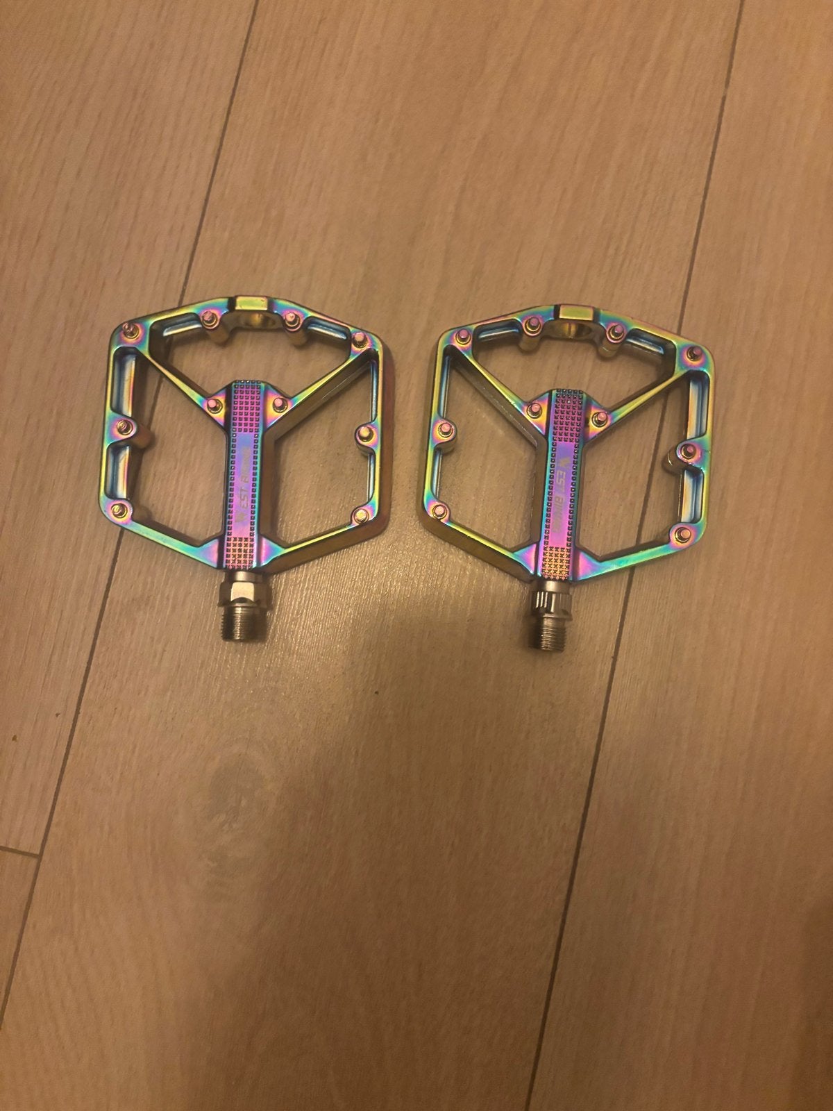 Nieuwe Coole Regenboog IJzeren Trappers voor Fiets, Fietsen en Brommers, Mountainbike, Ophalen, Crankstel of Pedalen, Nieuw