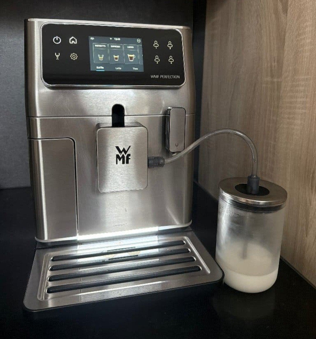 WMF Perfection Koffiemachine 2200 bereidingen, Witgoed en Apparatuur, Ophalen, 10 kopjes of meer, Koffiemachine, Zo goed als nieuw
