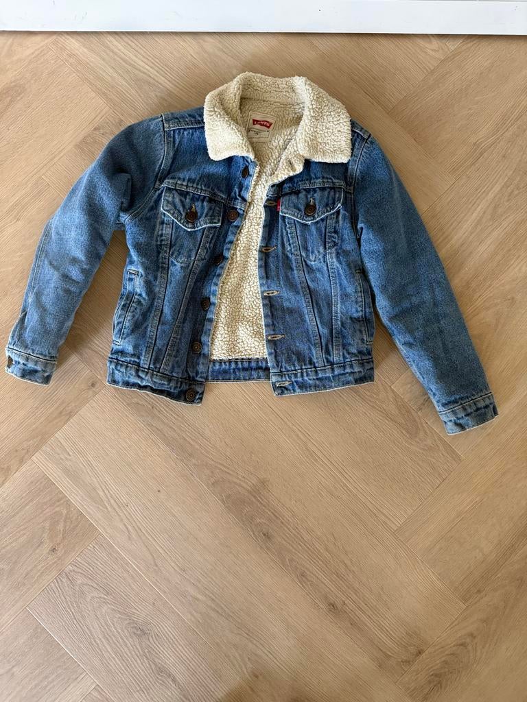 Levi's gevoerde spijkerjas maat 128, Kinderen en Baby's, Ophalen of Verzenden, Gebruikt, Jongen of Meisje, Jas