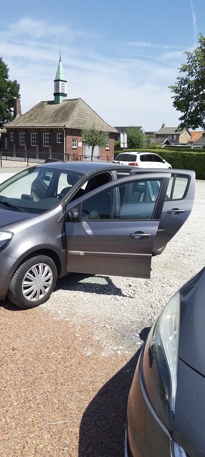 Renault Clio 1.2 16V 55KW 5-DRS E4 2012 Grijs, Auto's, Voorwielaandrijving, 74 pk, 4 cilinders, 49 €/maand