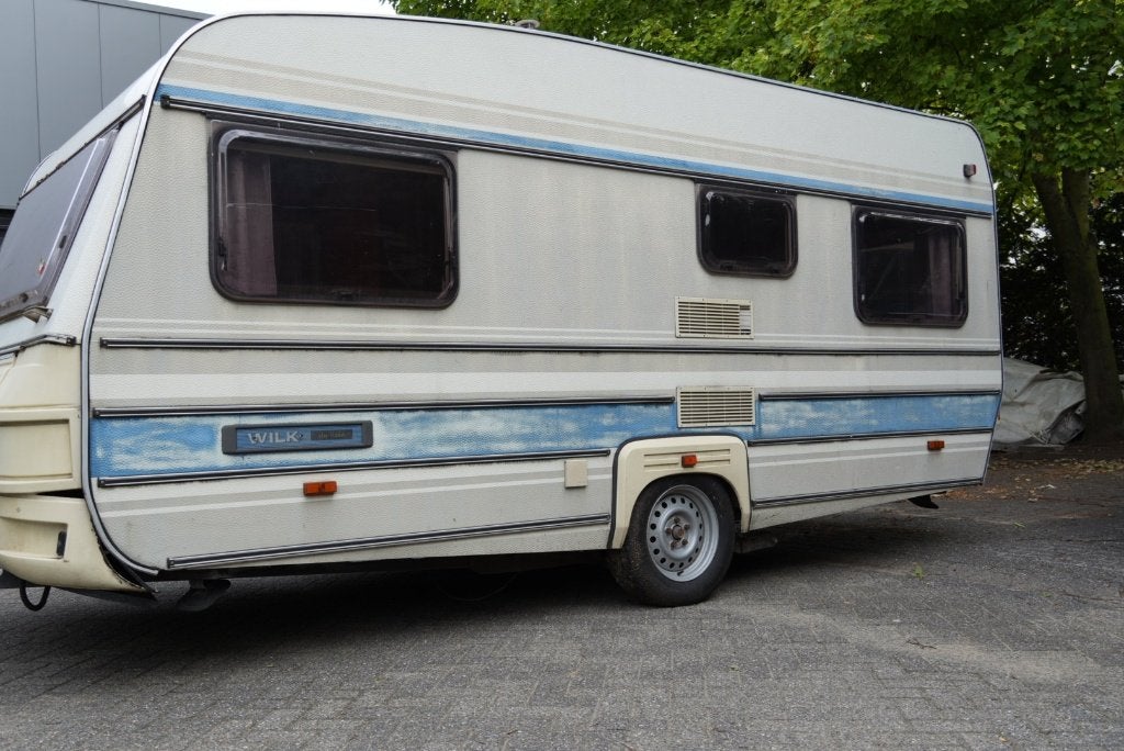 caravan wilk, Caravans en Kamperen, Caravans, Rondzit, 2 aparte bedden, 750 - 1000 kg, Particulier