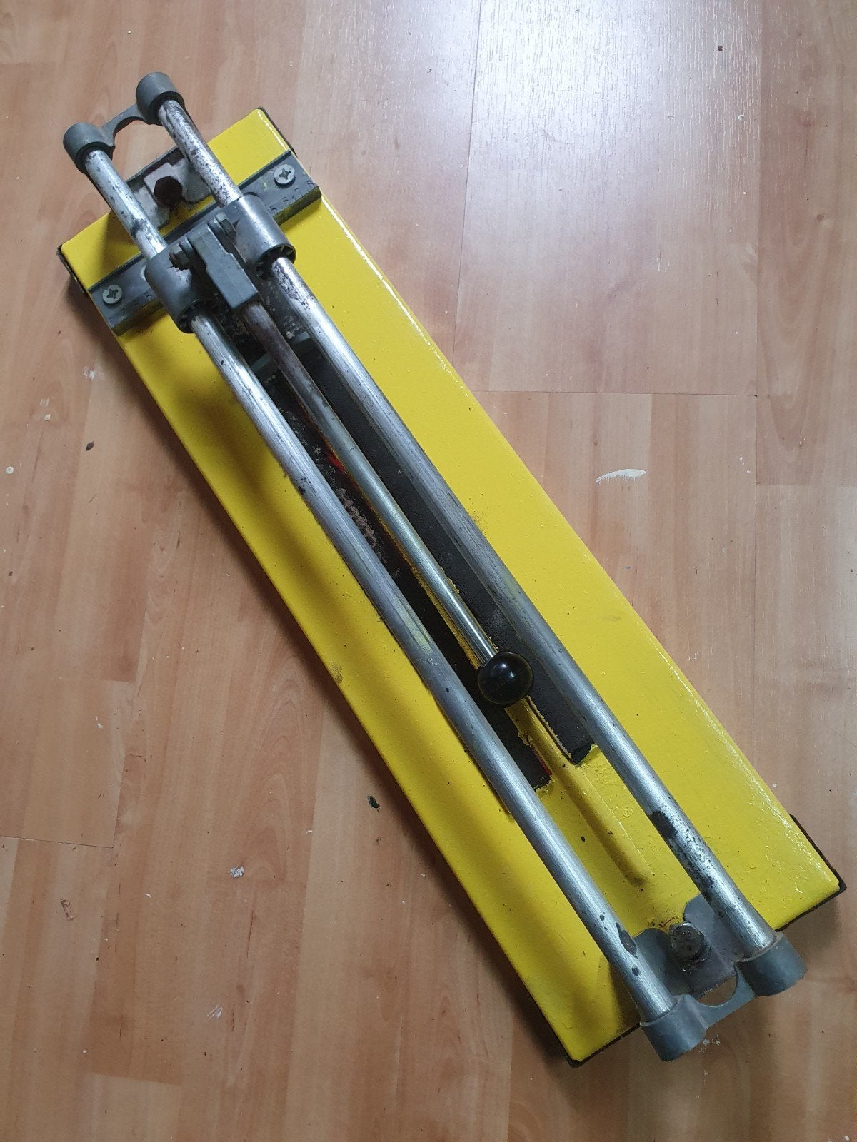 tegelsnijder, Ophalen