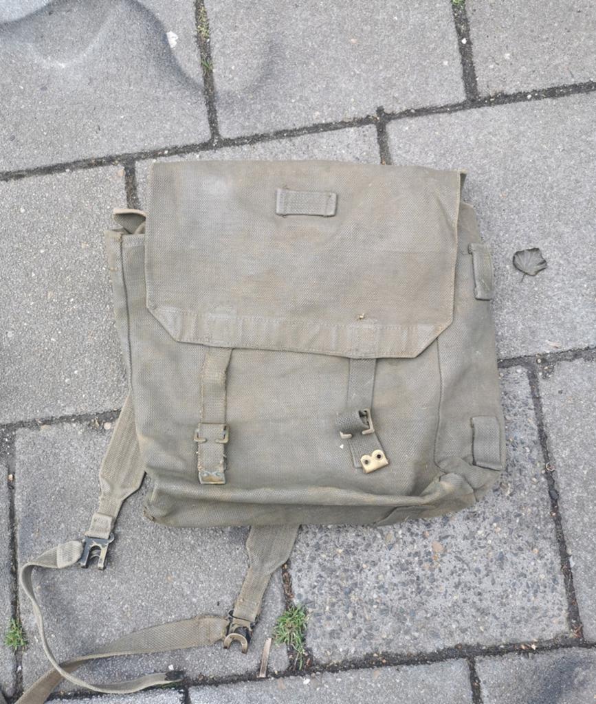Vintage Leger Rugzak - Stevige Canvas Tas, Overige merken, Gebruikt, Verzenden, 25 tot 40 cm