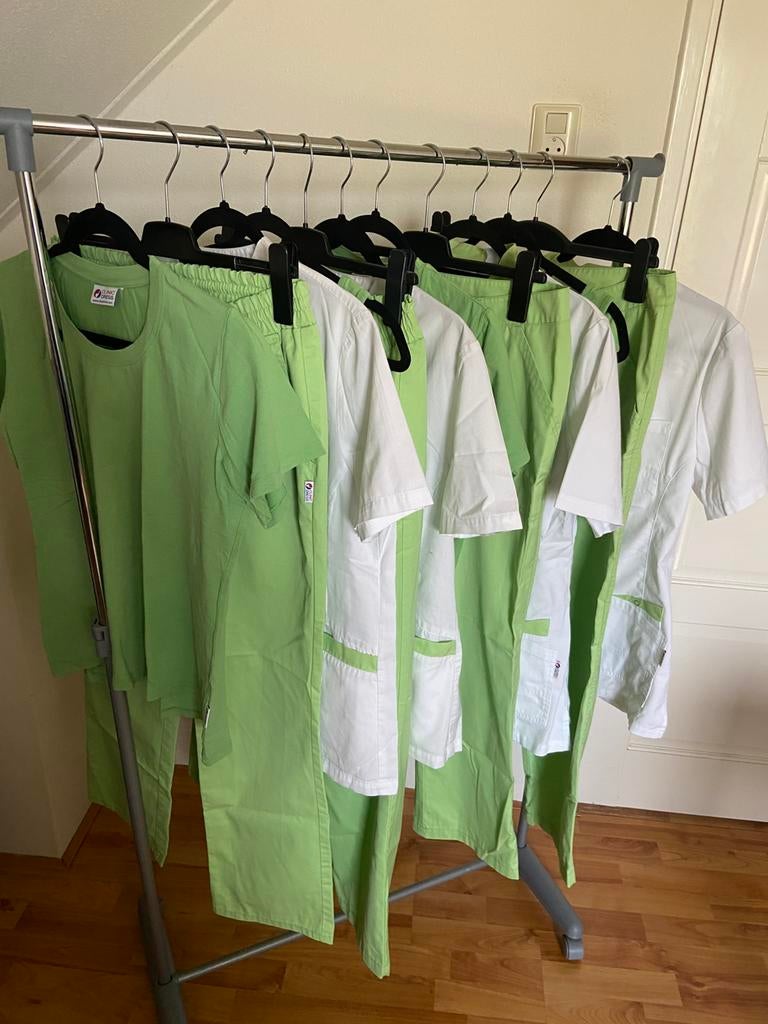 Clinic Dress, mt 42, €40,- per set €135,- voor 4 setjes, Kleding | Dames, Ophalen of Verzenden, Zo goed als nieuw