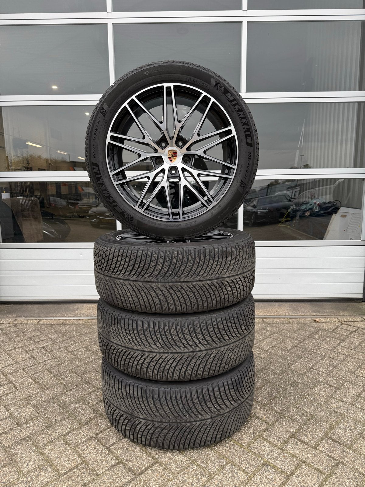 Porsche Cayenne E3 21 inch set velgen Michelin Winter nieuw, Auto-onderdelen, Ophalen, Gebruikt, Banden en Velgen, 305 mm