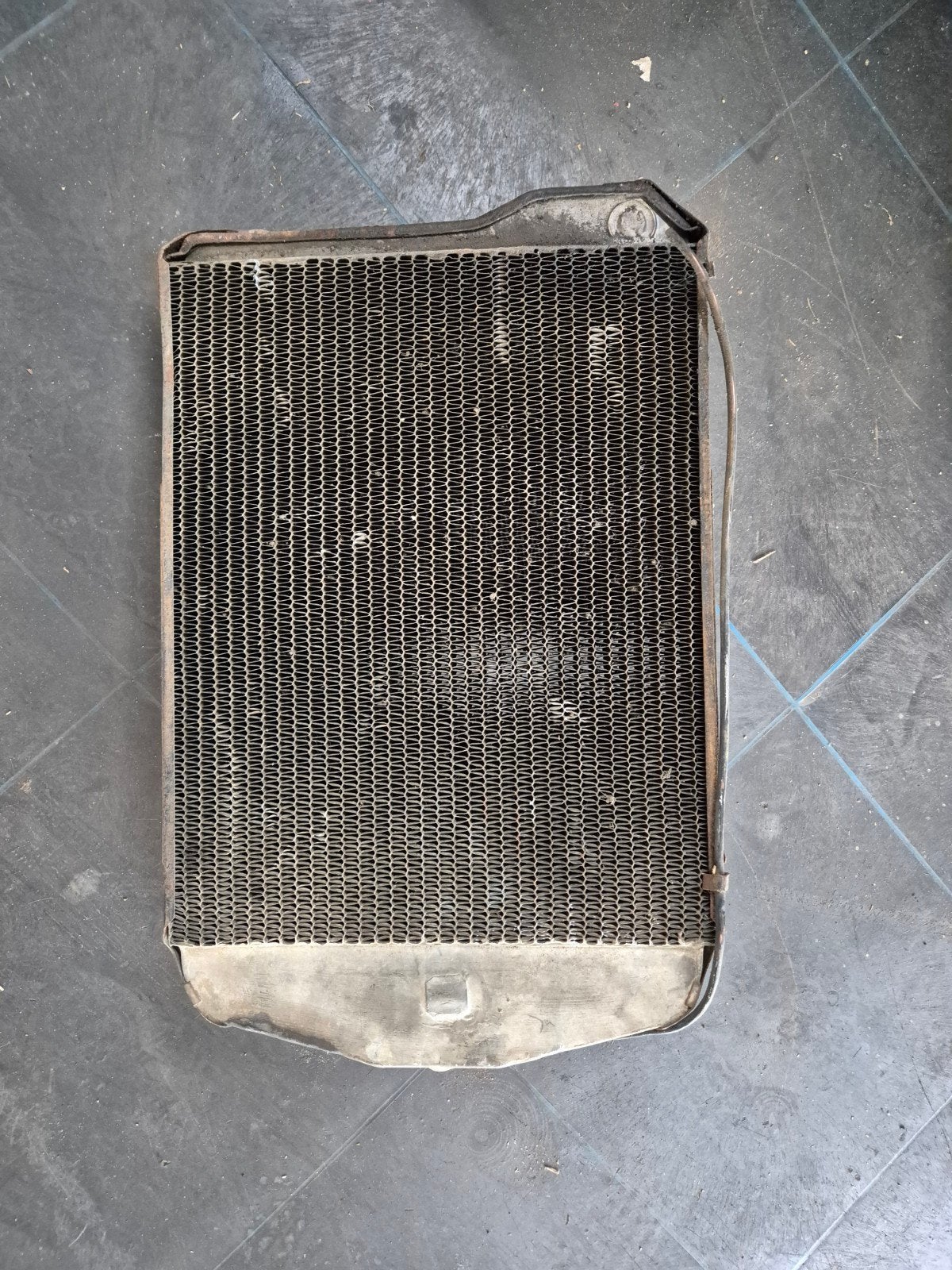 Oude Zinken Radiateur - Klassieke Auto Onderdeel, Ophalen, Gebruikt, Universele onderdelen