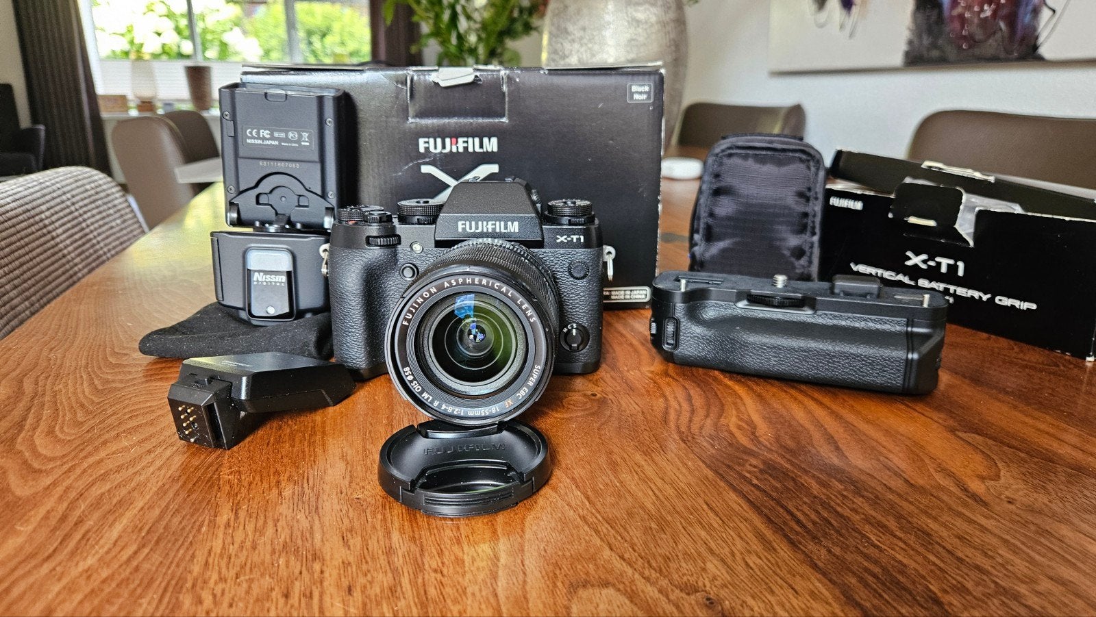 Fujifilm X-T1 Systeemcamera met 18-55mm lens en accessoires, Ophalen, Lensdop, Ingebouwde flitser, Zo goed als nieuw