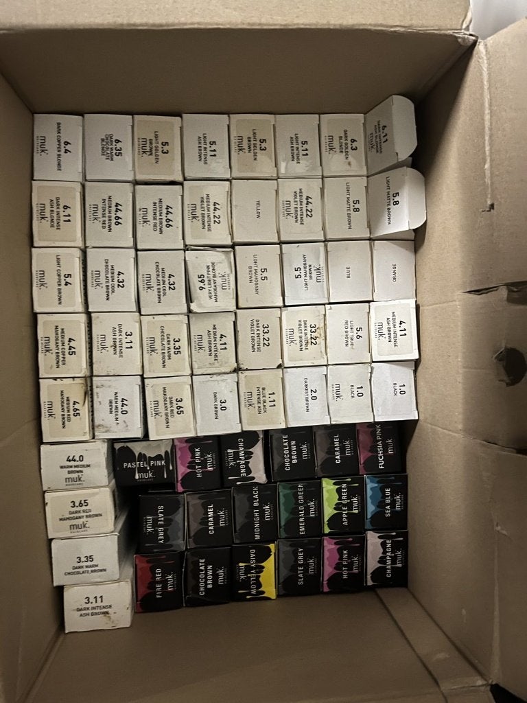 muk. Hybrid Cream & muk. Vivid haarverf - doos 80 tubes, Ophalen of Verzenden, Nieuw, Overige typen