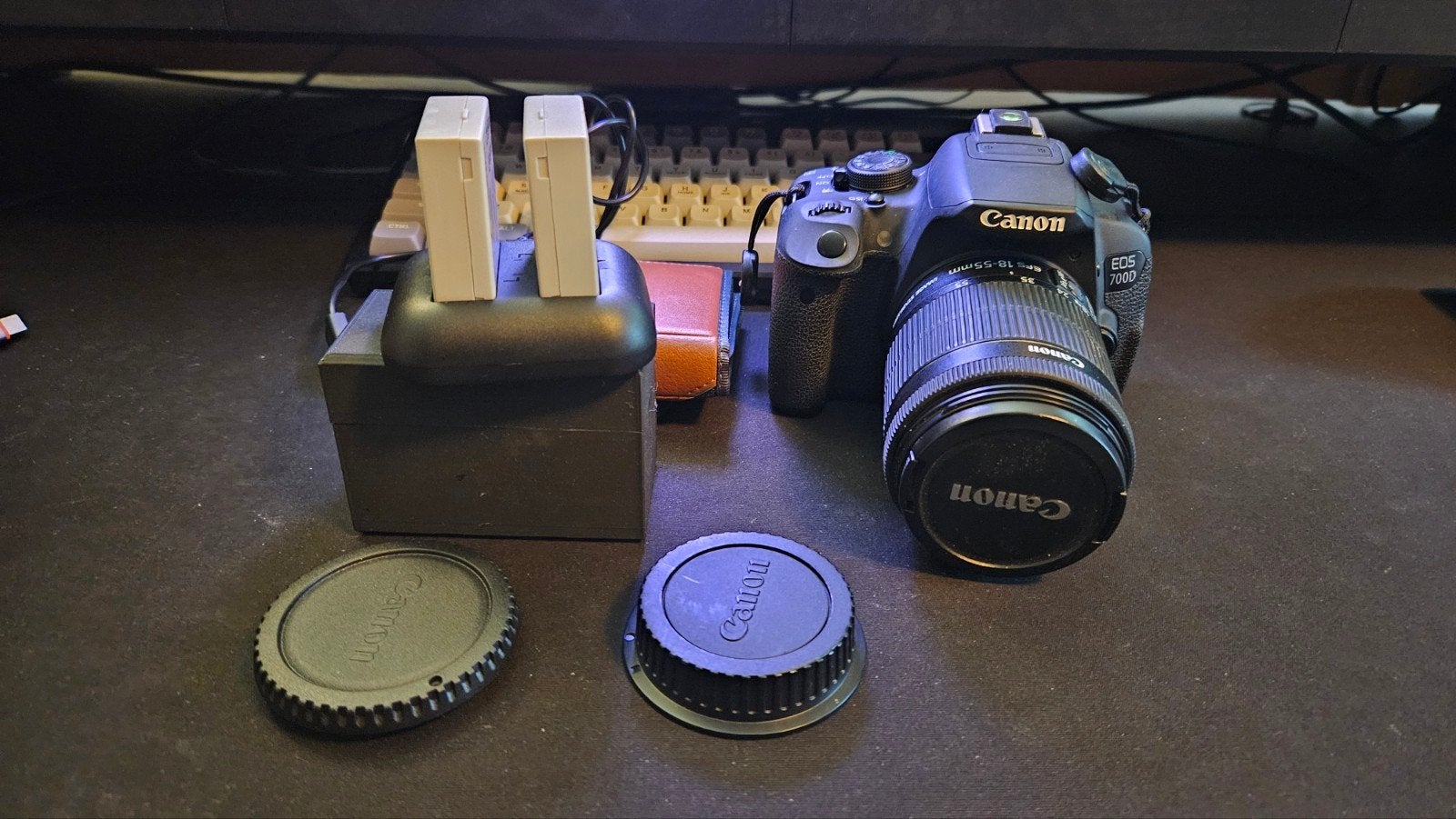 Canon EOS 700D DSLR Spiegelreflexcamera met 18-55mm IS lens, Audio, Tv en Foto, Beeldstabilisatie, Spiegelreflex, Canon, Accu
