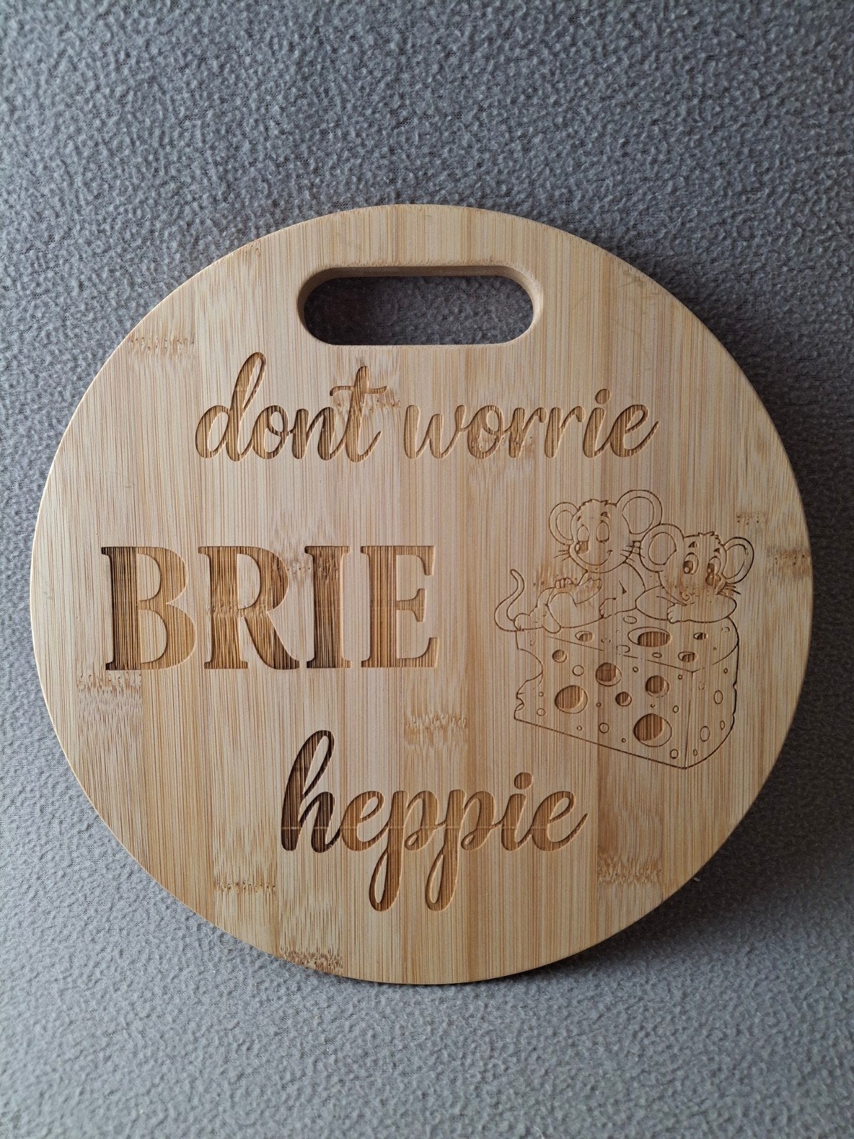 Ronde bamboe snijplank met grappige tekst en muisjes, Hout, Snij-/serveerplank, Ophalen of Verzenden, Zo goed als nieuw