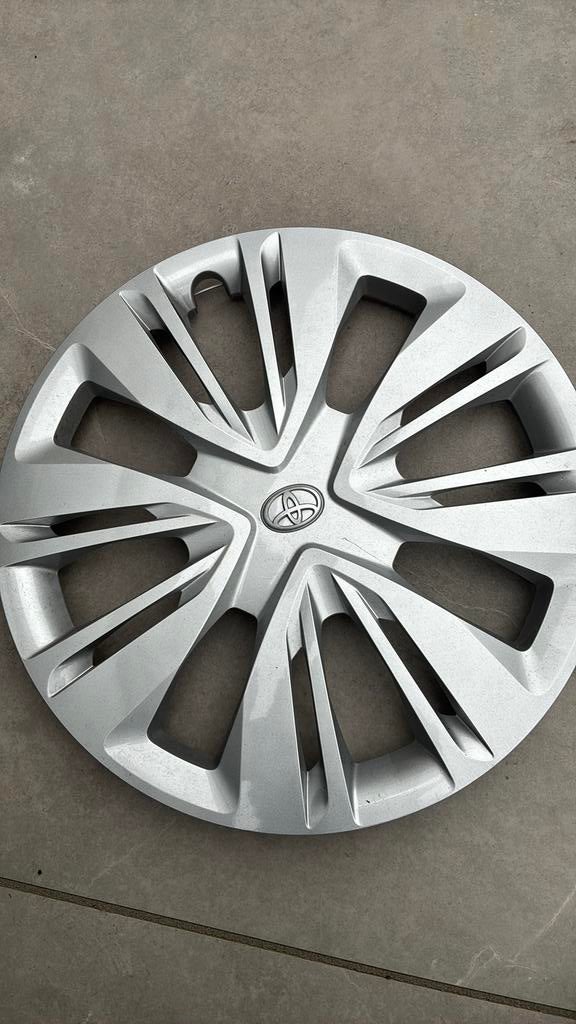 Wieldoppen Toyota 17 inch, Auto diversen, Wieldoppen, Ophalen of Verzenden, Zo goed als nieuw
