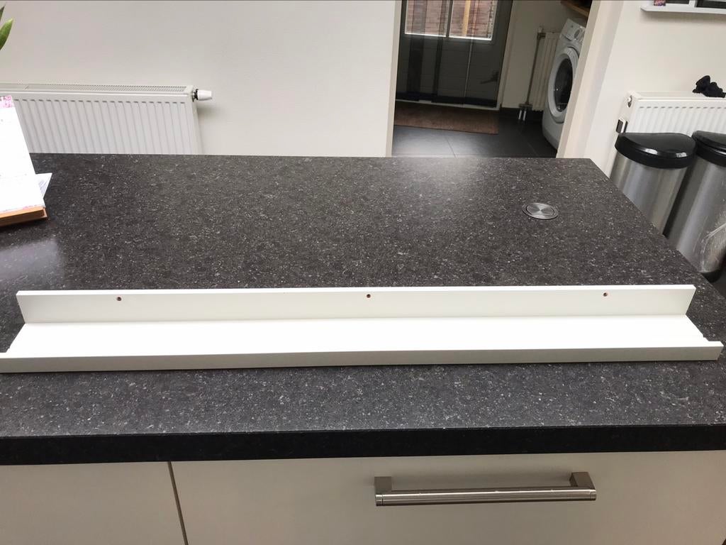 3 IKEA MOSSLANDA fotolijstplanken in het wit., Huis en Inrichting, Kasten | Wandmeubels, Ophalen, Zo goed als nieuw, Minder dan 150 cm