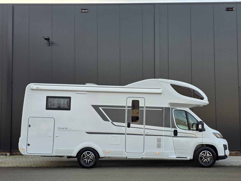 Adria Coral XL Plus 660 SL 5 Gordelplaatsen!, Automaat, Ringverwarming, 7 tot 8 meter, Bedrijf