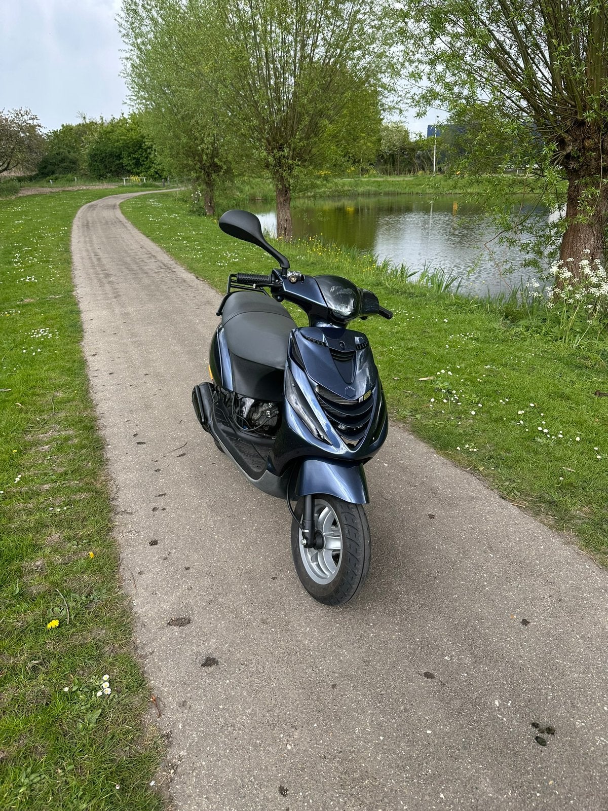Piaggio zip 125cc op brom, Fietsen en Brommers, Scooters | Piaggio, Ophalen, Tweetakt, Maximaal 45 km/u, Zip