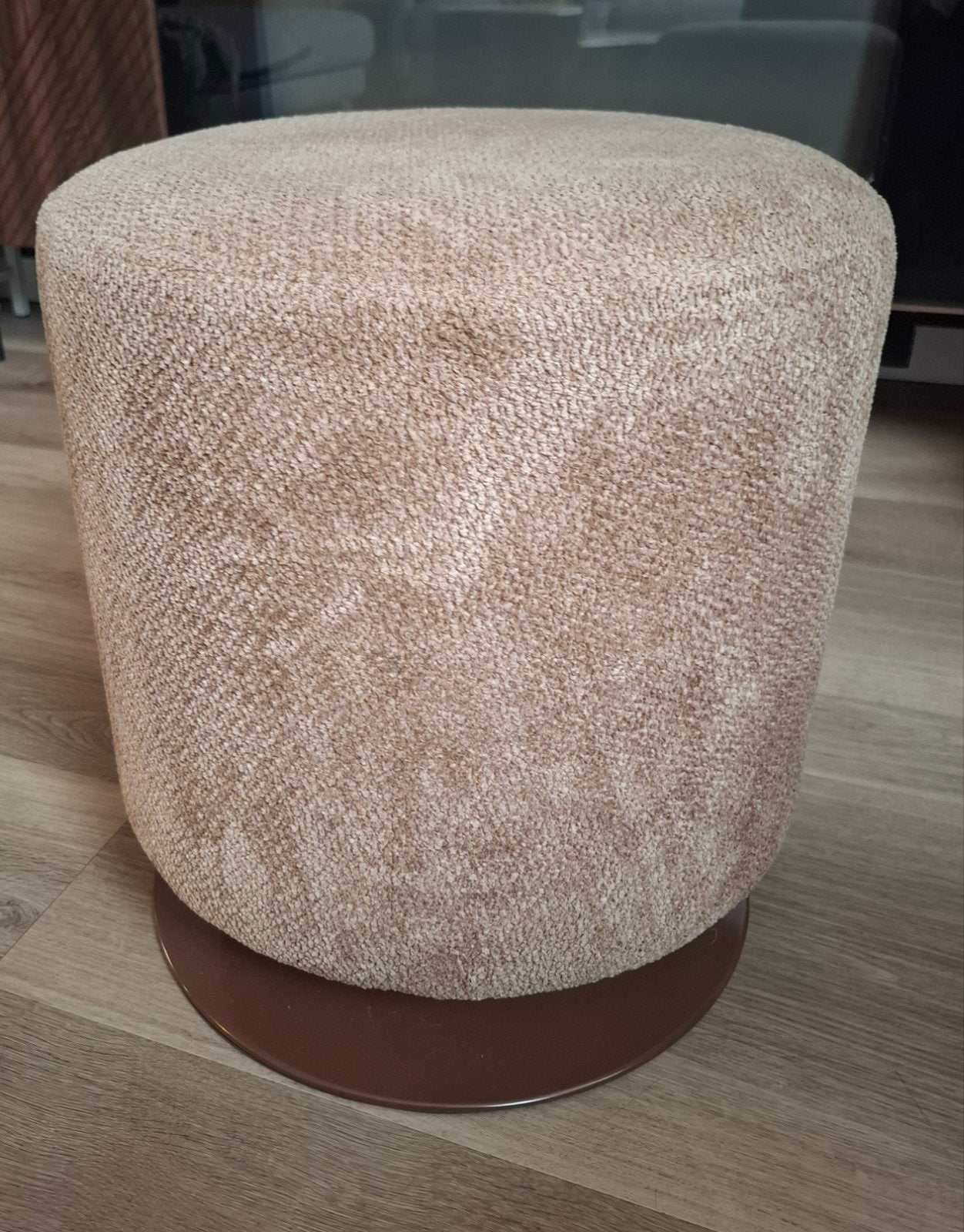 Bruine ronde Woood Islen stoffen poef met draaivoet, Ophalen, Minder dan 50 cm, Rond, Minder dan 50 cm