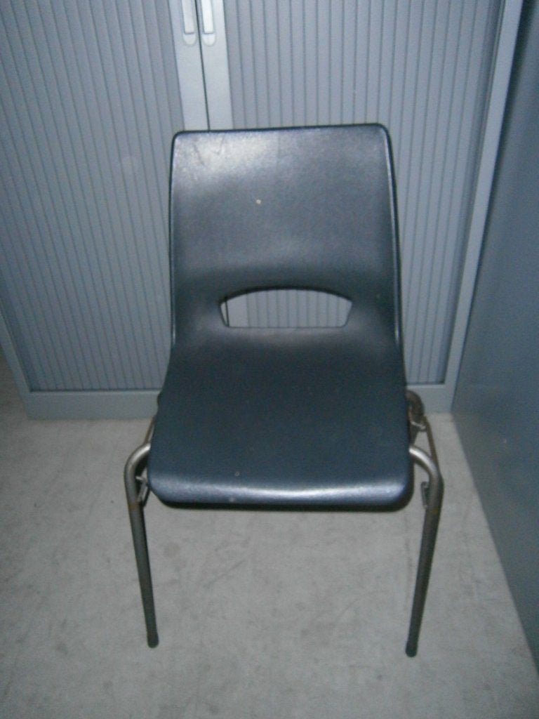Kunststof kuipstoeltjes kantine stoelen nieuw!, Ophalen, Kunststof, Gebruikt, Overige kleuren
