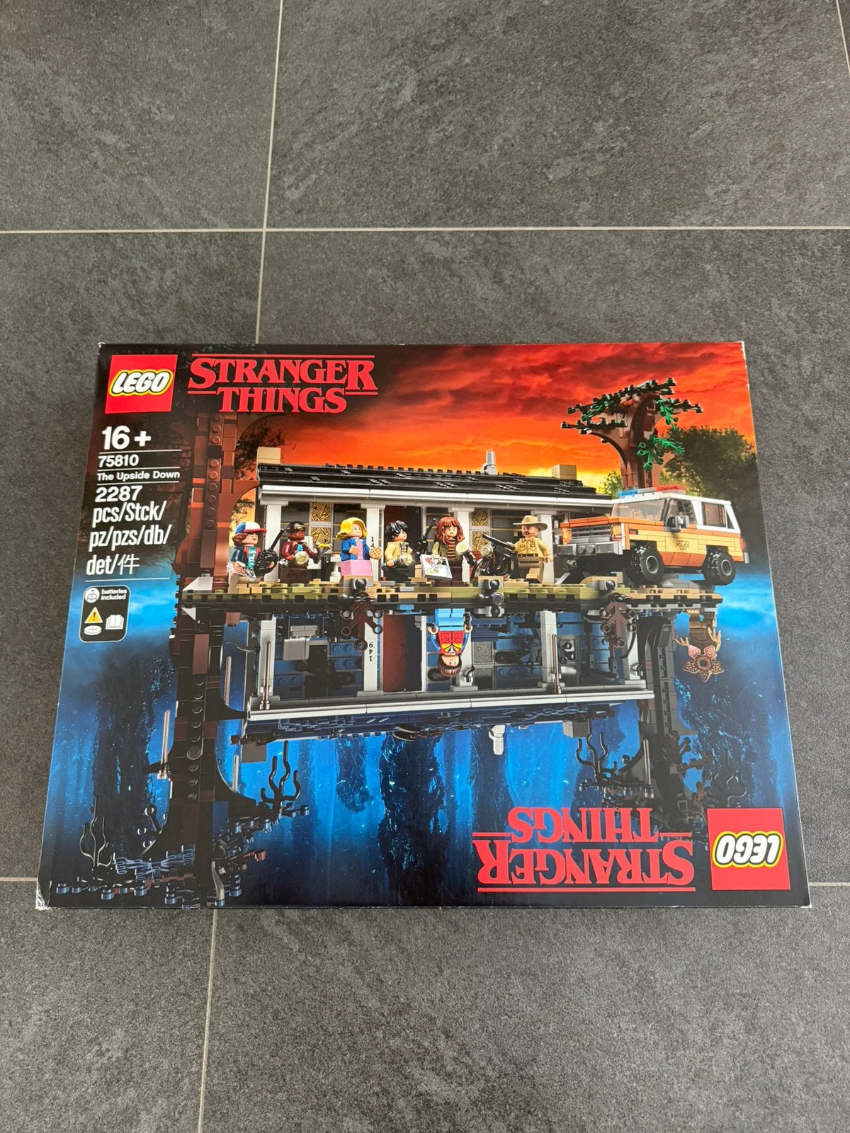 Lego 75810 - The Upside Down - SEALED, Kinderen en Baby's, Speelgoed | Duplo en Lego, Ophalen, Zo goed als nieuw