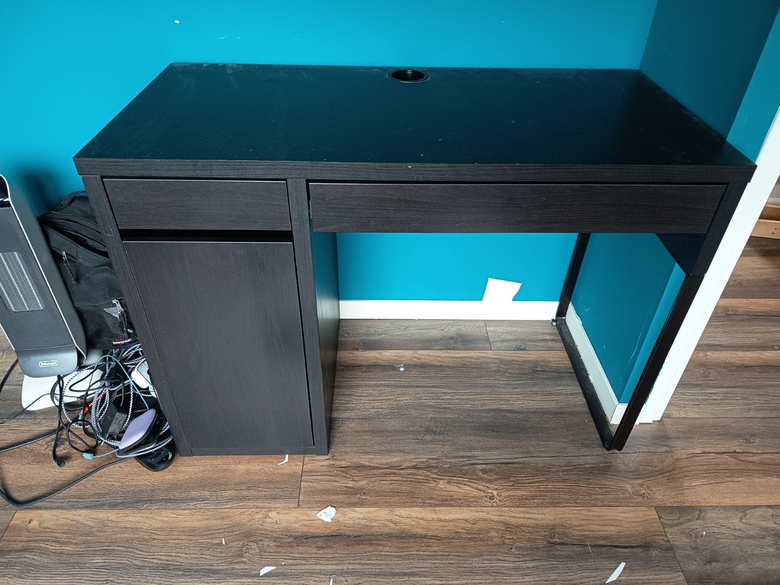 Kinderbureau (Ikea?) gratis, Huis en Inrichting, Bureaus, Ophalen, Zwart, Gebruikt, 120 cm