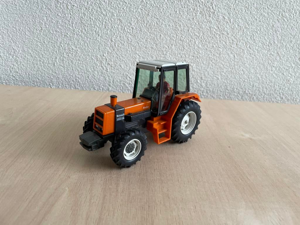 Britains Renault 145-14 turbo tractor, Ophalen of Verzenden, Zo goed als nieuw, Tractor of Landbouw, Britains
