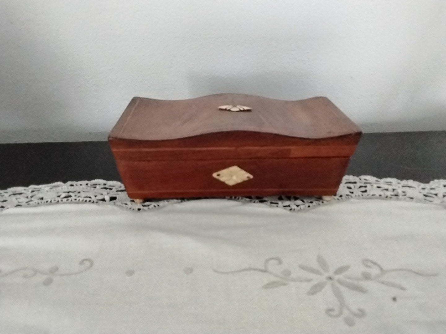 Antieke houten lepeldoosje met inlegwerk, Verzenden