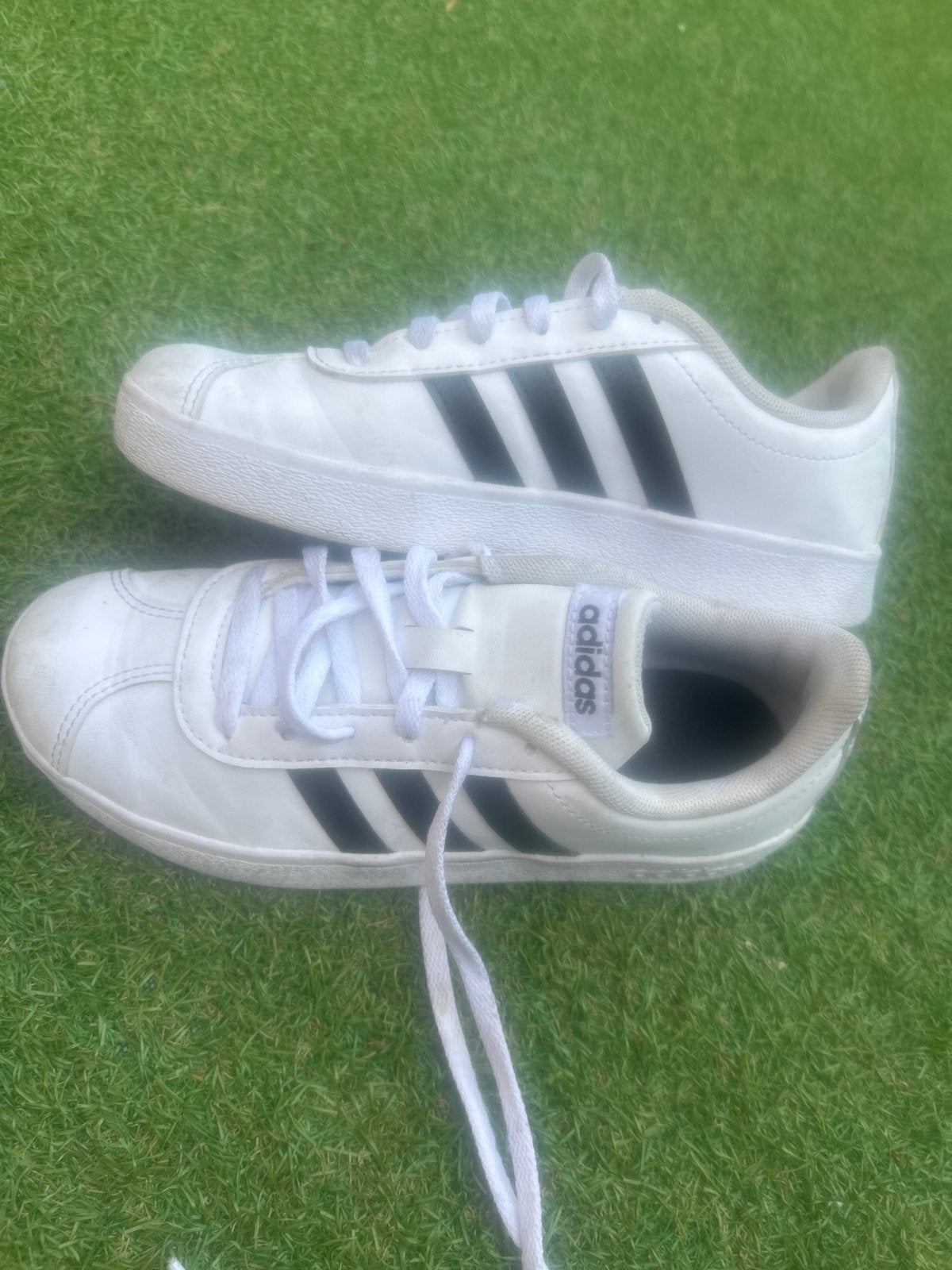 Adidas kinderschoenen maat 33 - weinig gedragen, Ophalen of Verzenden, Zo goed als nieuw, Jongen of Meisje, Schoenen