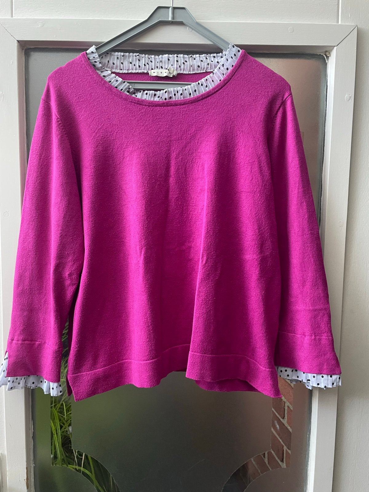 Fuchsia trui met stippen kraag en manchetten, Ophalen of Verzenden, Zo goed als nieuw, Maat 42/44 (L), Roze
