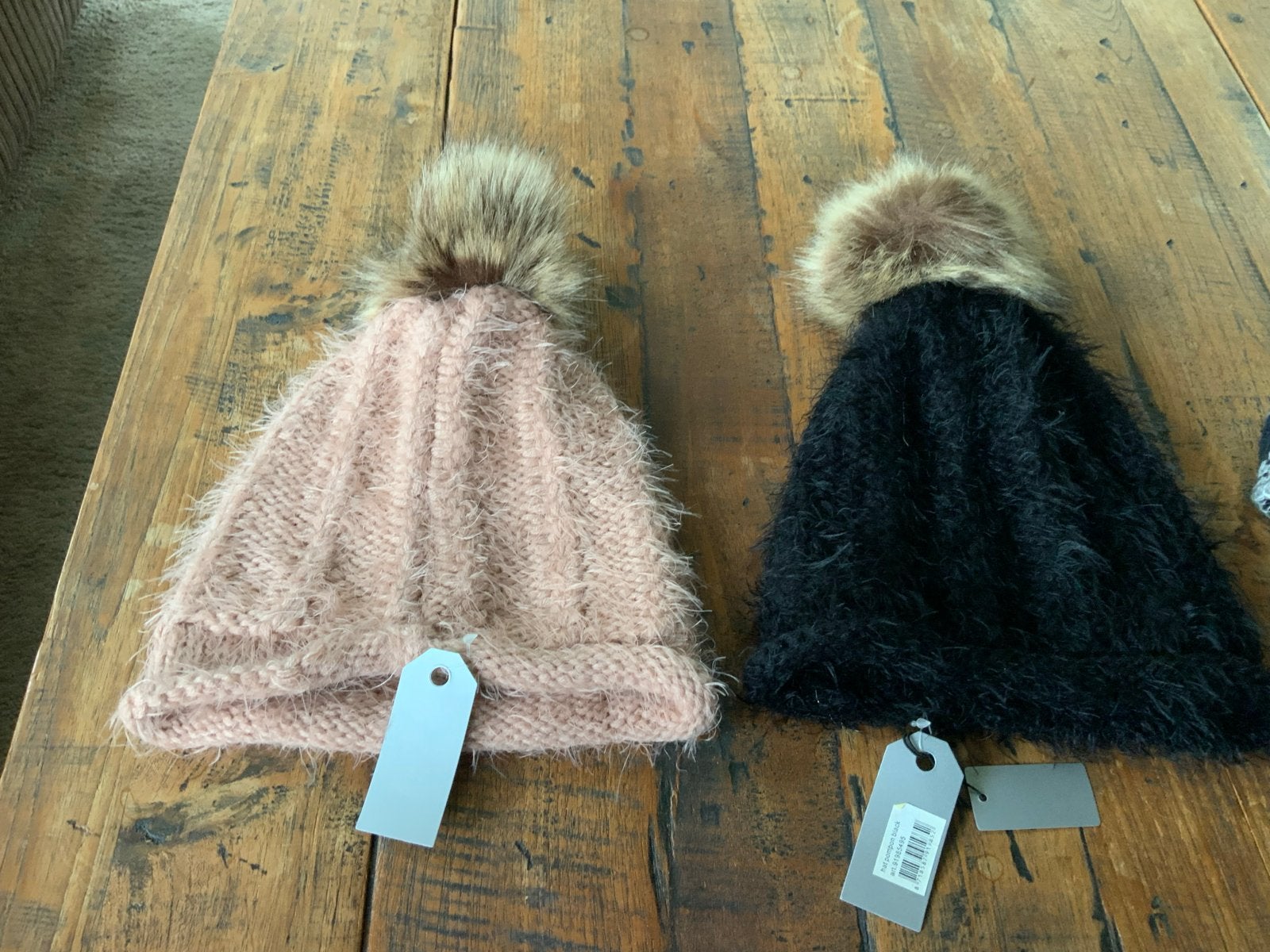 Muts met pompon - Roze, Zwart en Blauw, Ophalen of Verzenden, Nieuw, One size fits all