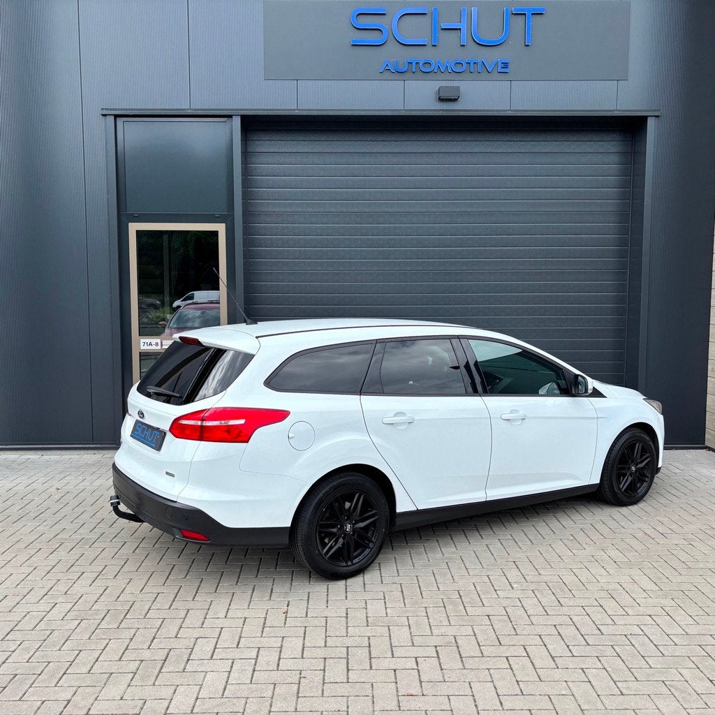 Ford Focus Wagon 100pk Edition LANE ASSIST | STUURVERWARMING, Auto's, Stof, Zwart, 100 pk, Wit