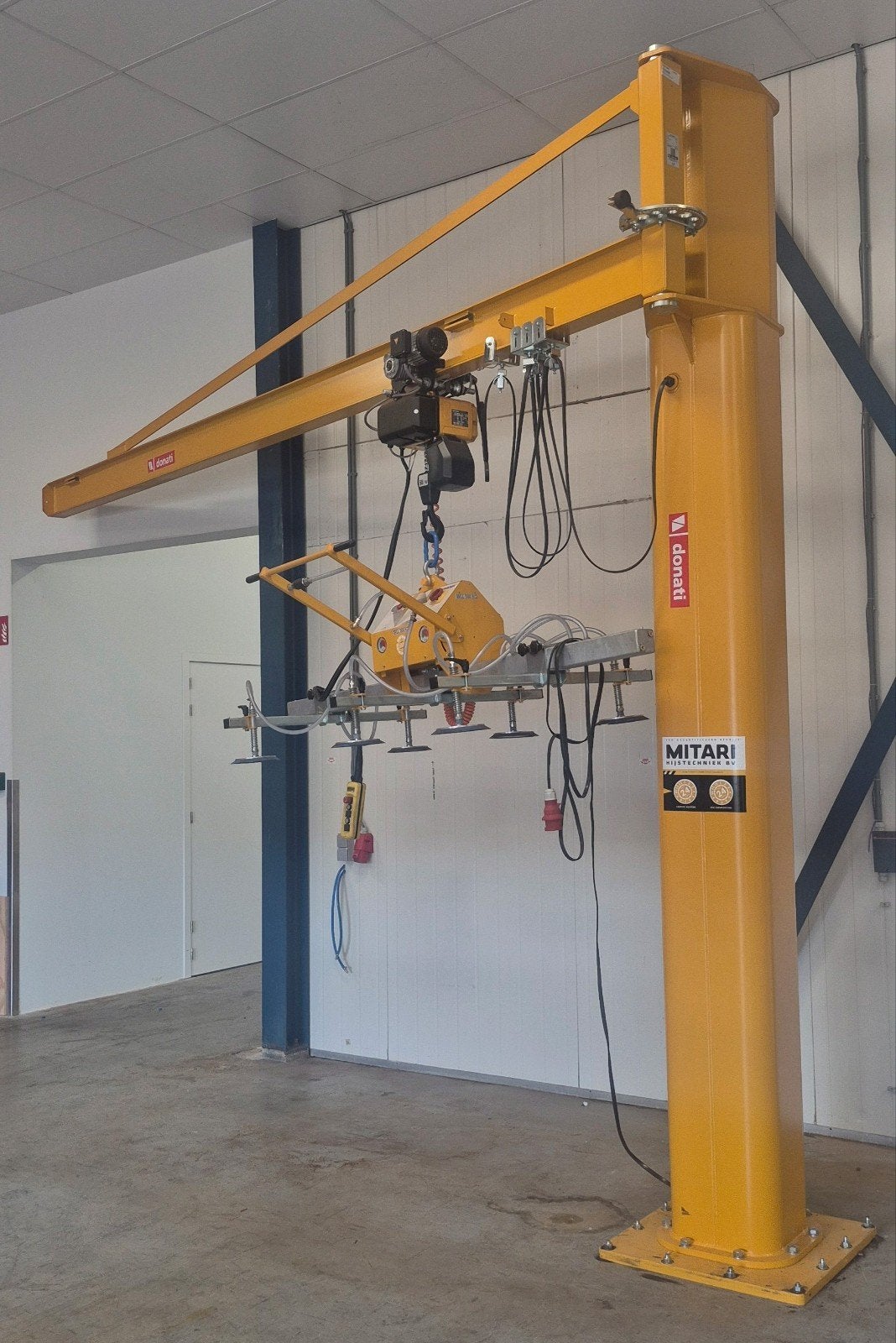Kolomzwenkkraan 500/600 kg met elektrische vacuümheffer, Ophalen, Zo goed als nieuw, Elektrisch