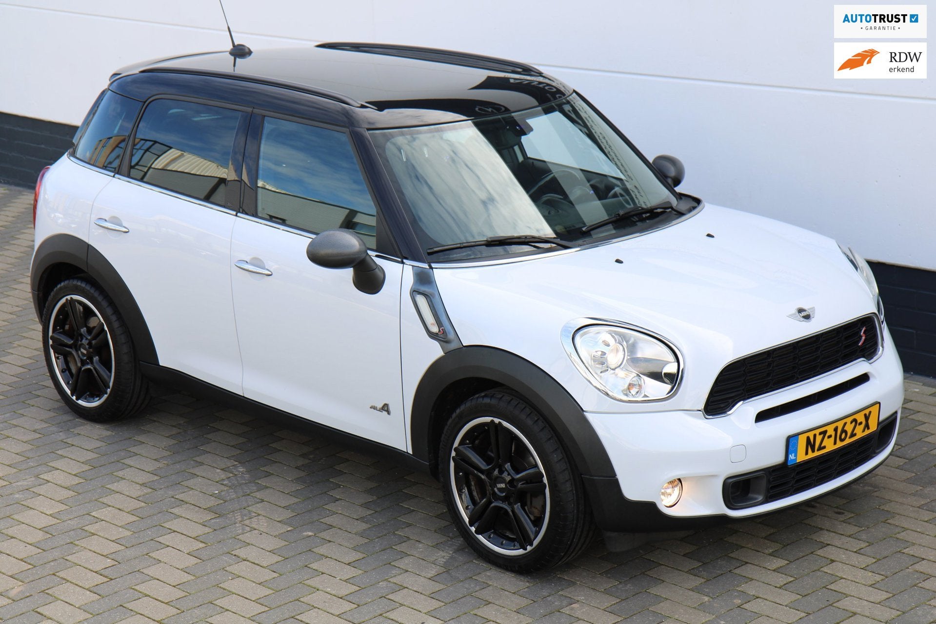 Mini Countryman 1.6 Cooper S ALL4 Navi Xenon Leer Navi APK !, Auto's, Mini, 1355 kg, 15 km/l, Gebruikt, 4 stoelen