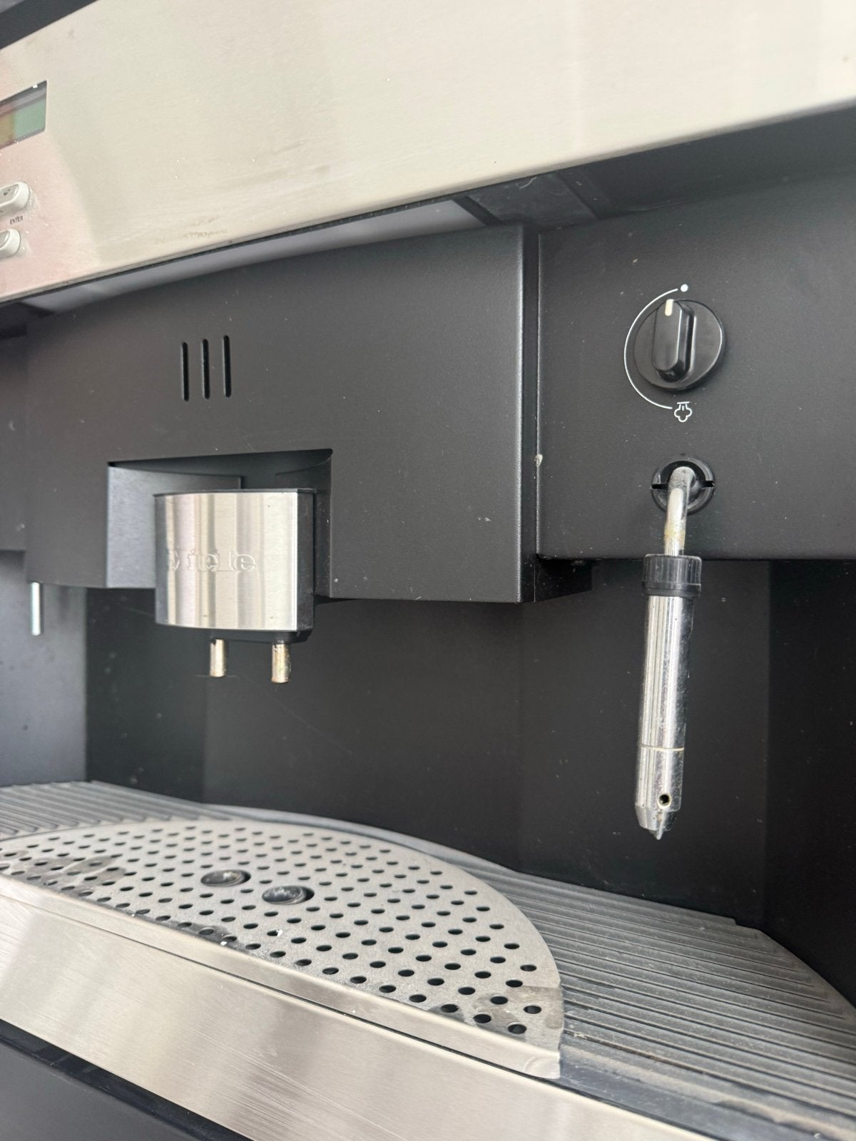 Inbouw Miele Koffiemachine - RVS, Gebruikt, 10 kopjes of meer, Koffiemachine, Gemalen koffie