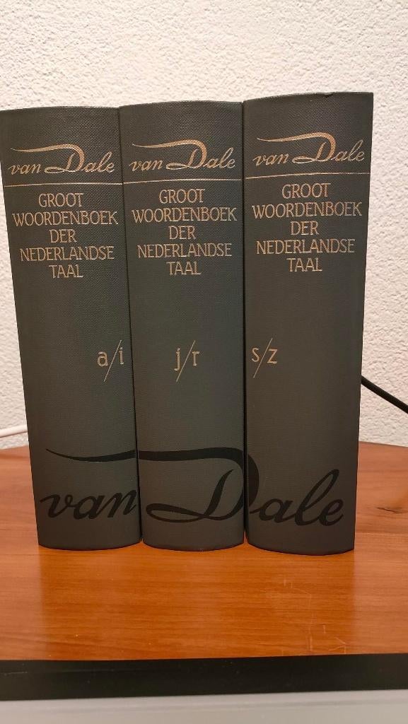 Nederlands woordenboek De Dikke van Dale, 3 delig, Boeken, Woordenboeken, Ophalen, Van Dale, Nederlands, Zo goed als nieuw