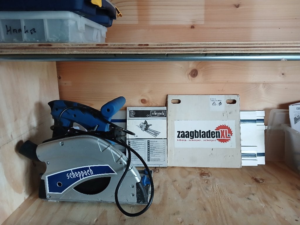 Inval zaag met reserve blad, Ophalen of Verzenden, Zo goed als nieuw, Afkortzaag, 1200 watt of meer