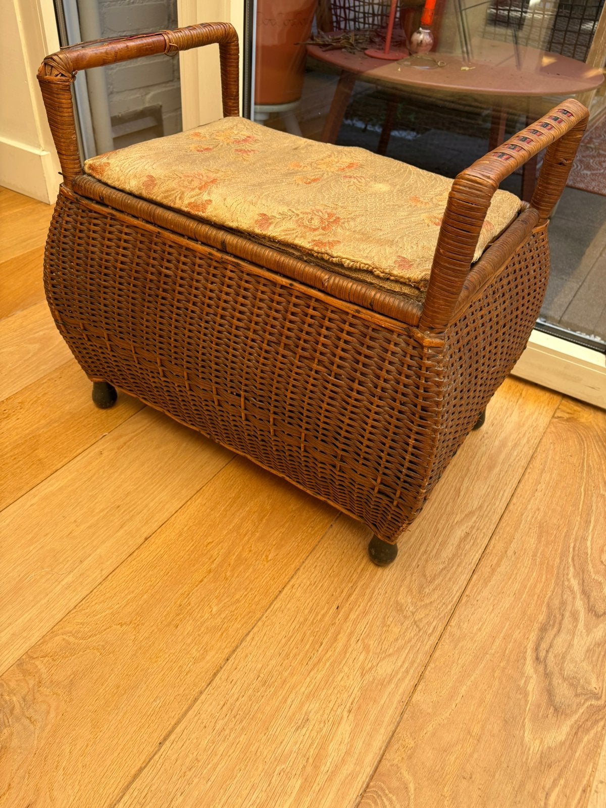 Vintage gevlochten zitkist/opbergkist rood/zwart, Ophalen, Overige materialen, Minder dan 50 cm, Gebruikt