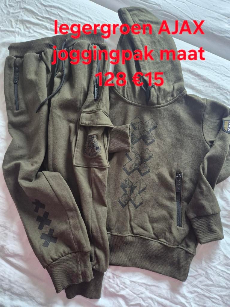 AJAX JOGGINGPAK maat 128, Kinderen en Baby's, Kinderkleding | Maat 128, Ophalen of Verzenden, Jongen of Meisje, Sport- of Zwemkleding