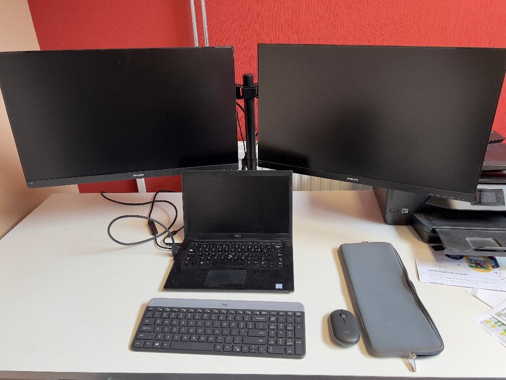 Dell Latitude 7490 laptop met 2 monitoren en toetstenbord, Ophalen, Gebruikt, Met videokaart, Minder dan 2 Ghz