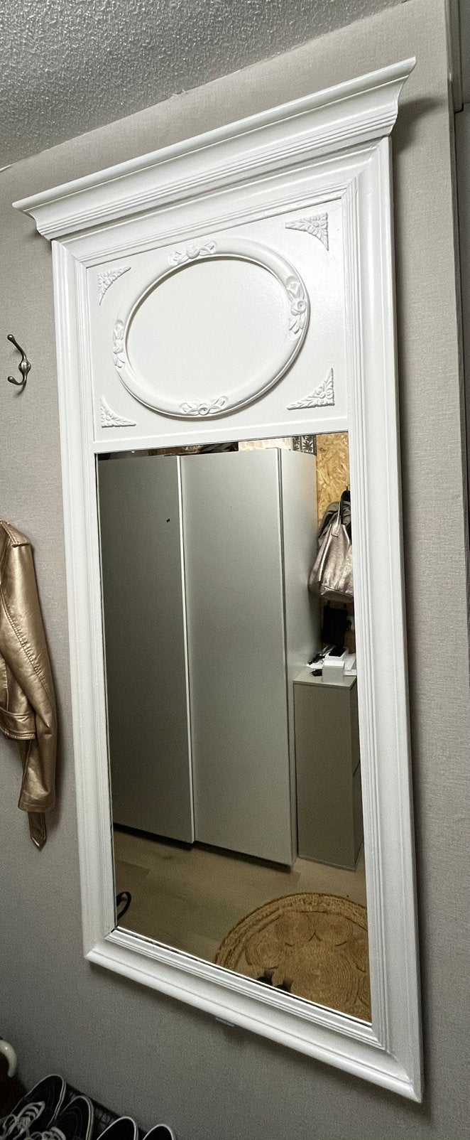 Antieke hoge houten witte spiegel, Ophalen, Gebruikt, 75 tot 100 cm, 150 tot 200 cm