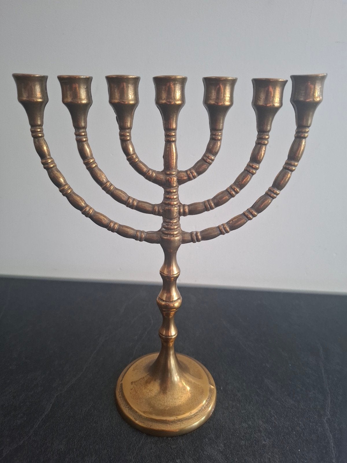 Mooie Menora - 24 cm hoog, 18 cm breed, Antiek en Kunst, Ophalen of Verzenden, Koper of Brons