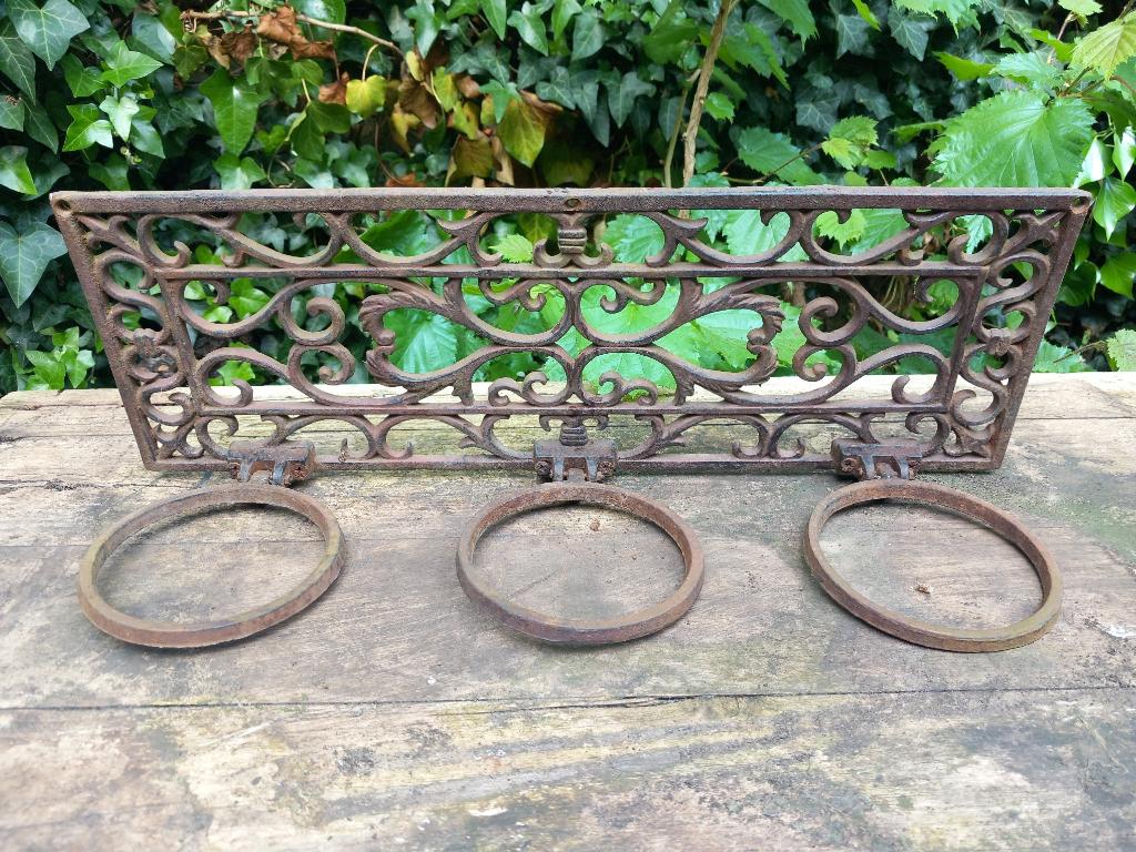 mooi plantenrekje bloempot plantenhanger gietijzer brocante, Tuin en Terras, Tuinwanddecoratie, Ophalen of Verzenden