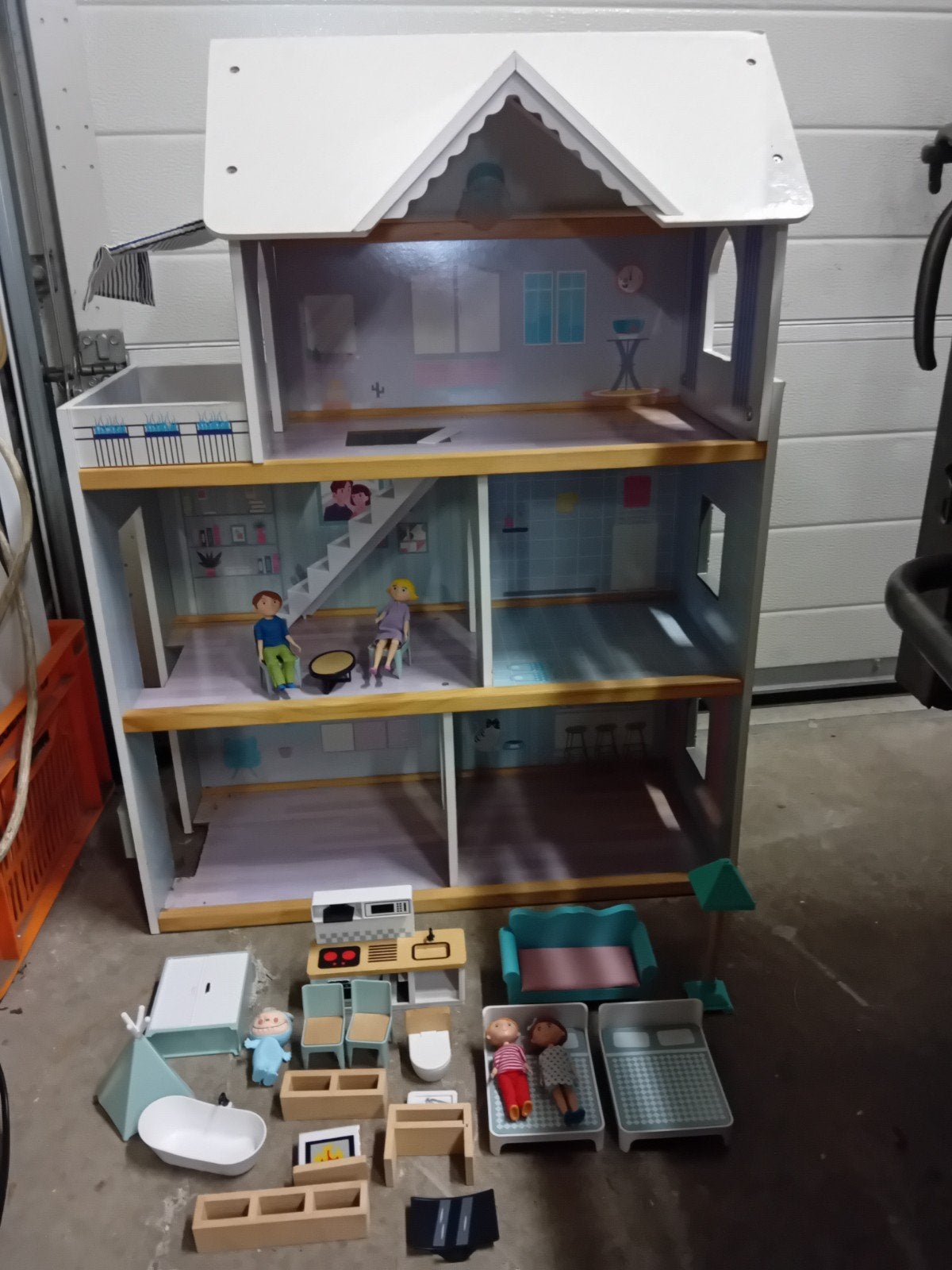 Groot Houten Poppenhuis met Meubels en Poppen, Ophalen, Gebruikt, Overige typen