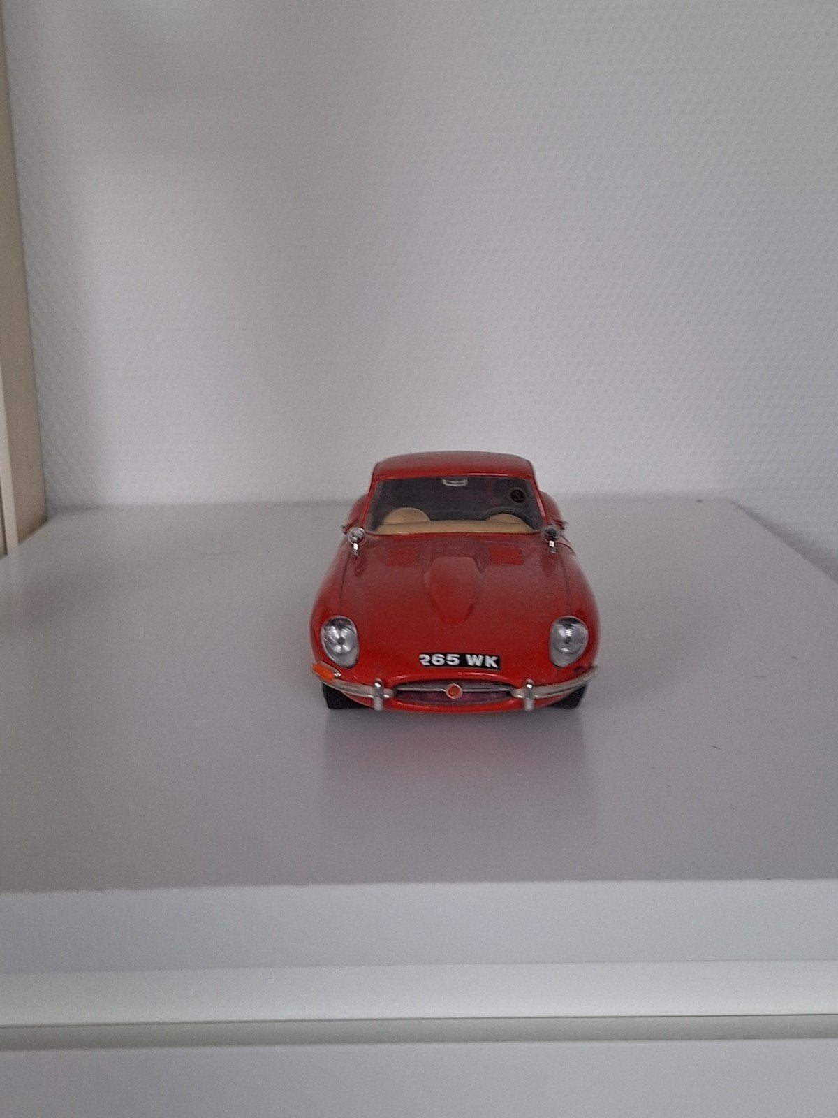 Jaguar E (1961) schaal 1:18, Hobby en Vrije tijd, Modelauto's | 1:18, Ophalen of Verzenden, Gebruikt, Auto, Bburago