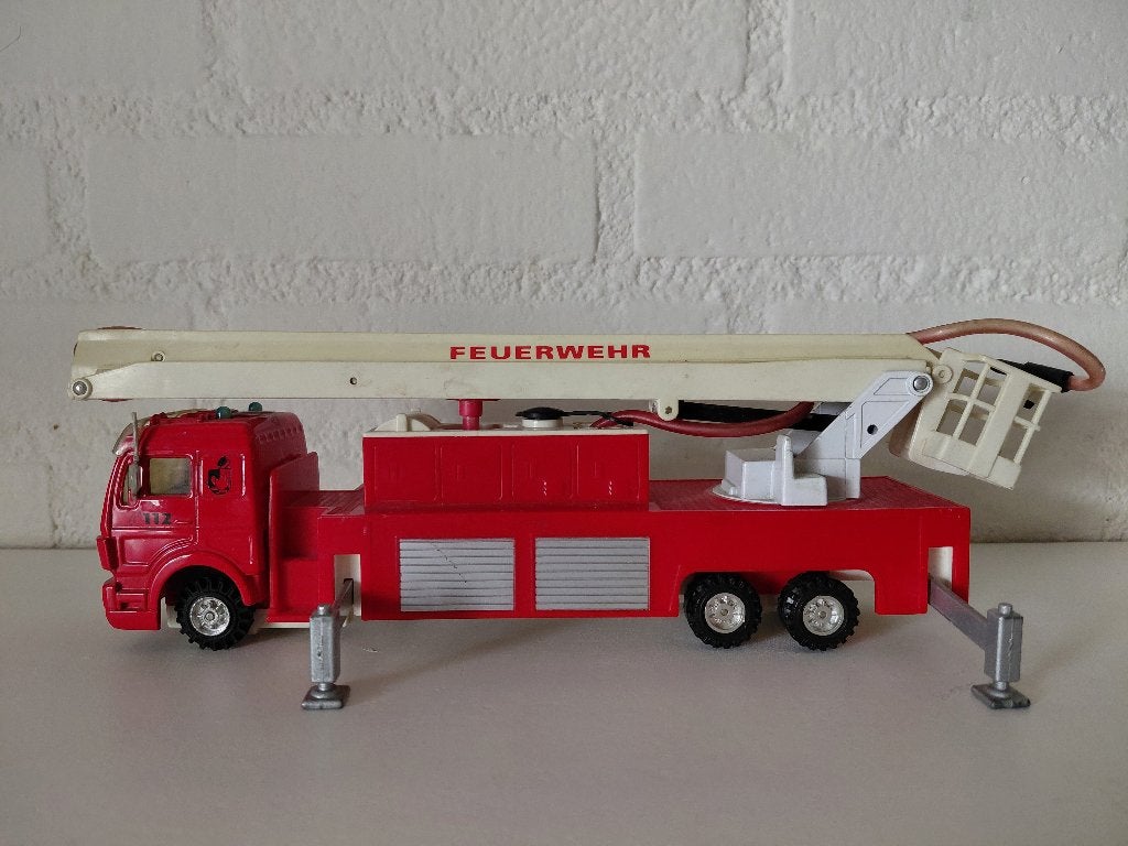 Vintage Maisto Powerline Mercedes Brandweerwagen, Ophalen of Verzenden, Gebruikt
