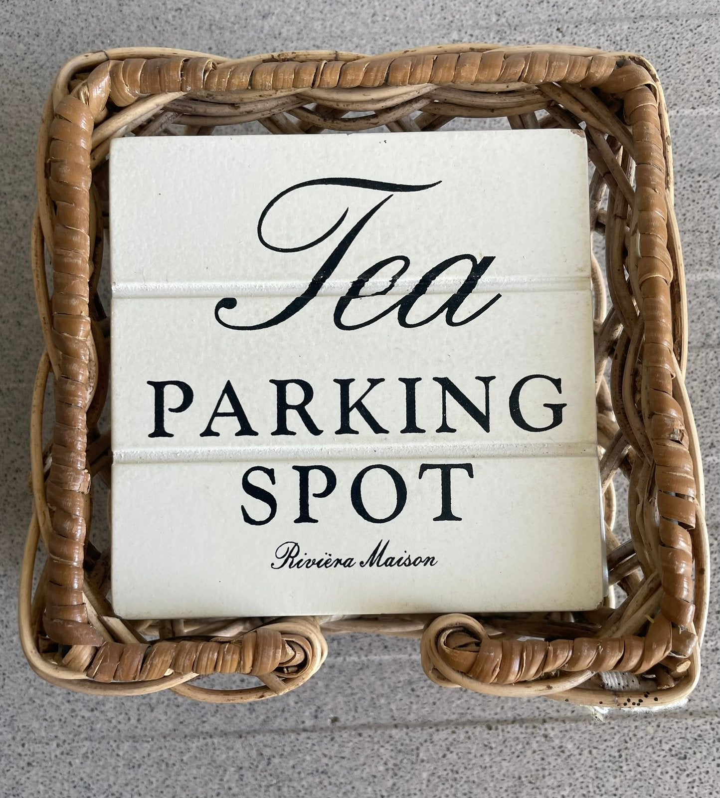 Riviera Maison onderzetters rotan Parking spot Wine Coffee, Ophalen of Verzenden, Zo goed als nieuw