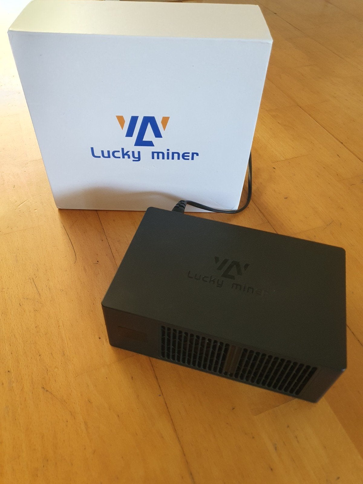 Lucky Miner LV08 Bitcoin Miner 4.5TH/s WiFi SHA-256, Verzenden